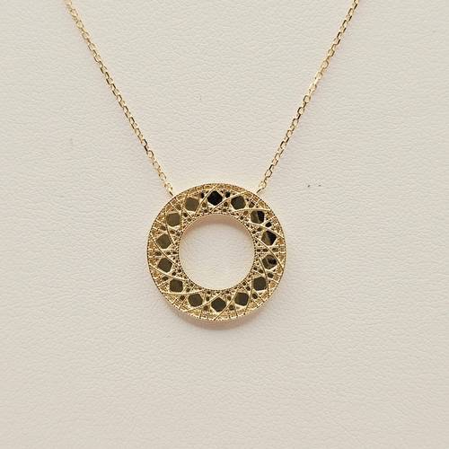 عقد ذهب عيار 18