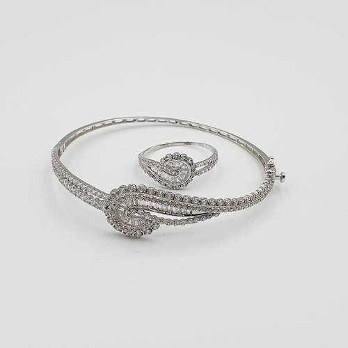 اسوارة ذهب عيار 18