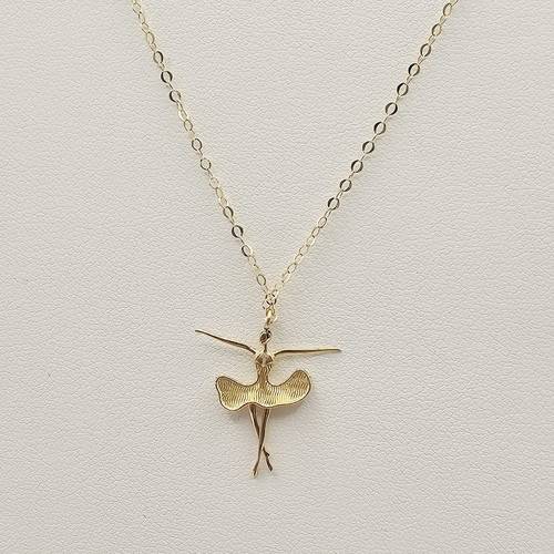 عقد ذهب عيار 18
