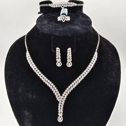 طقم ذهب عيار 18
