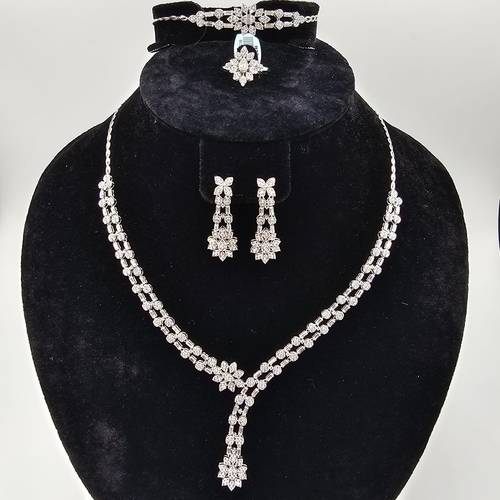 طقم ذهب عيار 18