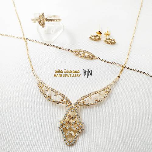 طقم ذهب عيار 18