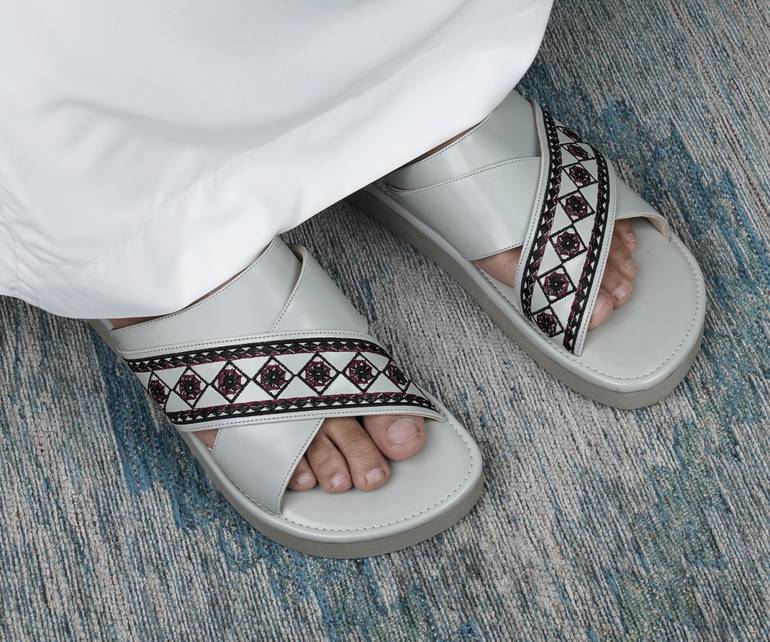 حذاء شرقي صندل
