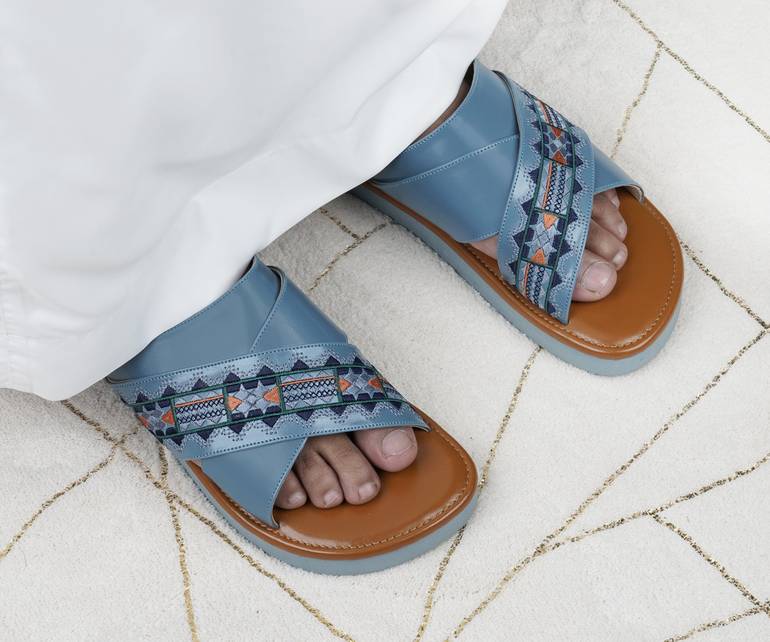حذاء شرقي صندل