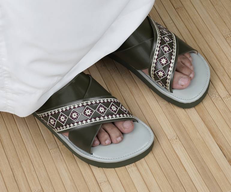 حذاء شرقي صندل