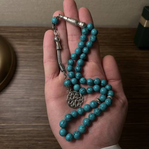سبحة حجر باللون الفيروزي ( C : 43 )