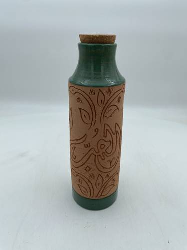 قارورة طراز مديني 600 ملي  واكثر (حب) اخضر 