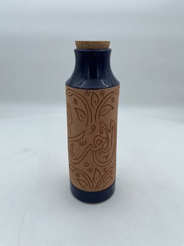 قارورة طراز مديني 600 ملي  واكثر  (حب) كحلي 