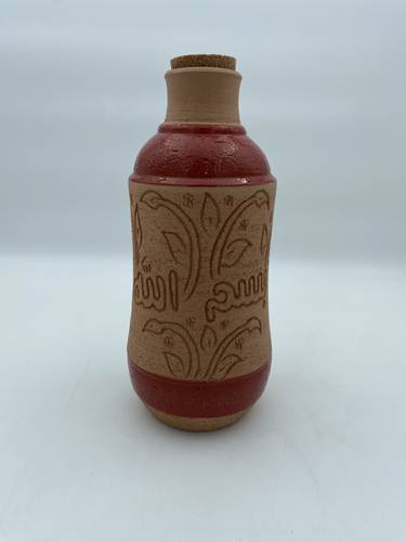 قارورة طراز مديني (بسم الله) احمر.1.5لتر تقريبا