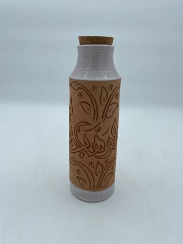 قارورة طراز مديني 600ملي  واكثر  (الوهاب) ابيض