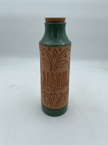 قارورة طراز مديني 600 ملي واكثر  (مالك الملك) اخضر