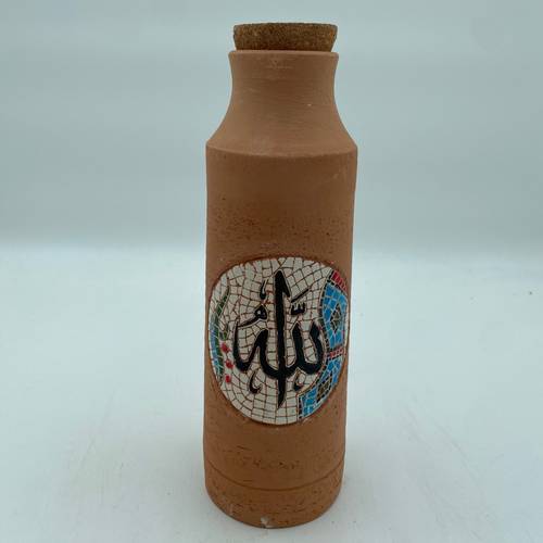 قارورة فسيفساء 600 ملي واكثر    (الله)