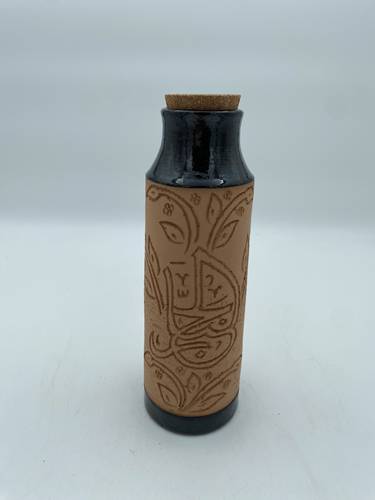 قارورة طراز مديني 600 ملي واكثر  (الجبار) اسود