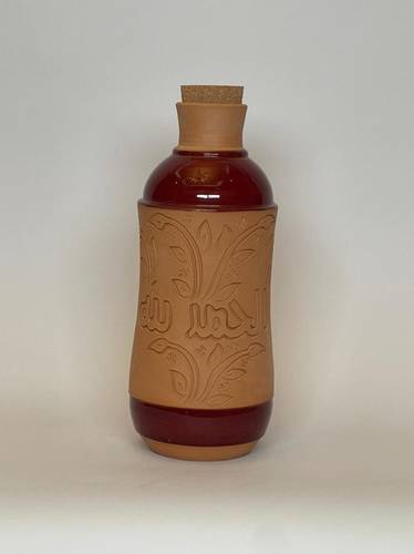 قارورة طراز مديني (الحمدلله) عودي لتر ونصف تقريبا