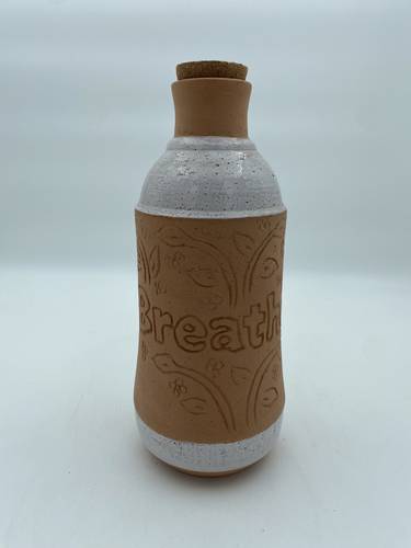 قارورة طراز مديني (breath) ابيض 1.5لتر تقريباً.