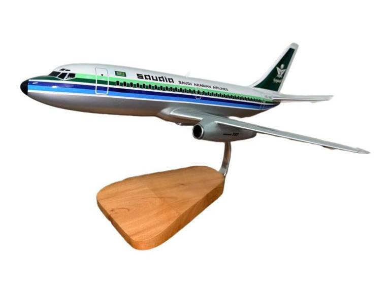 مجسم طائرة B737 الخطوط السعودية