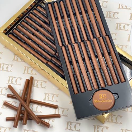 أعـــواد الشكولاتة بحشوة الكرامـــيل