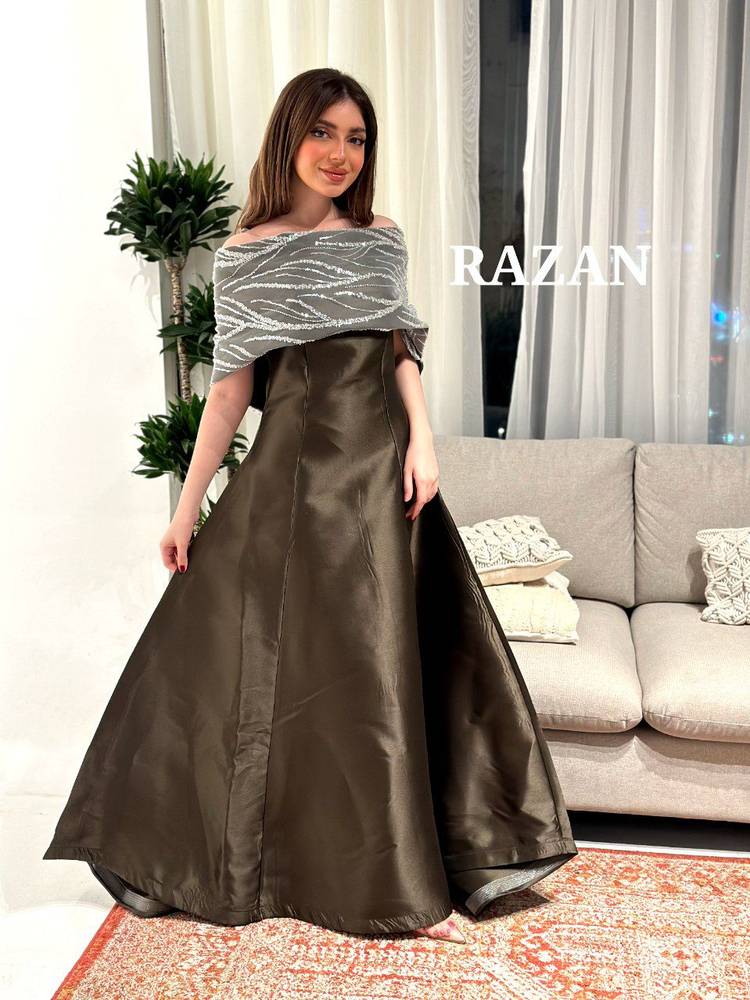 فستان هولي ميكادو طويل
