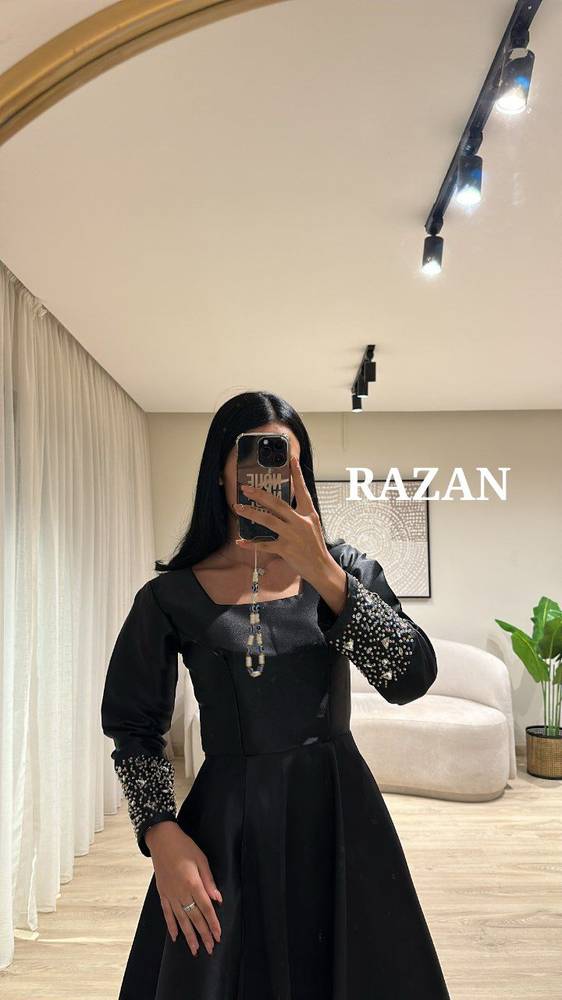 فستان ميرنا اسود كم طويل 