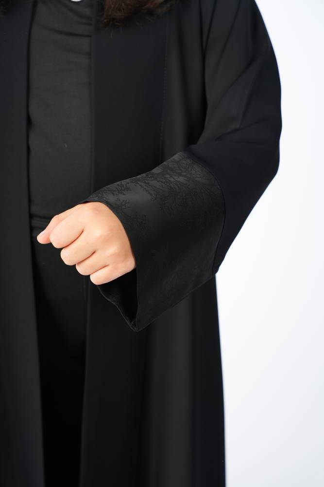 عباية بناتي بقماش إنترنت الفاخر