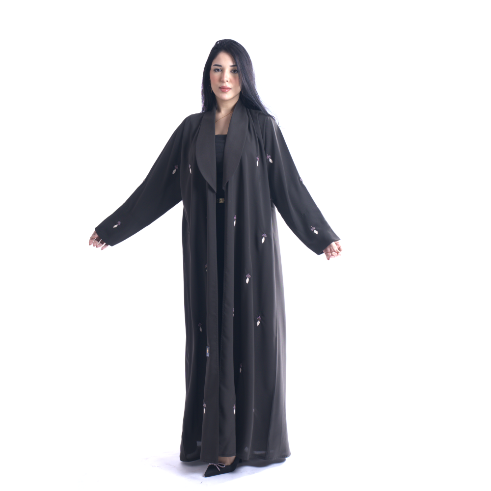 عباية شتوية بتطريز شك يدوي