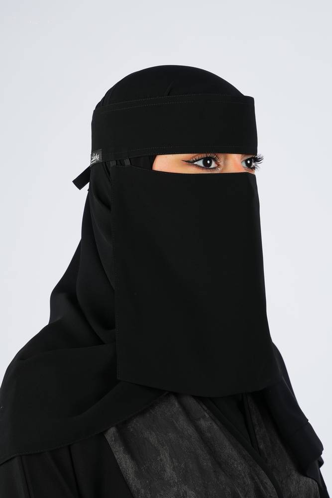 نقاب برايفت وسط مع خطين