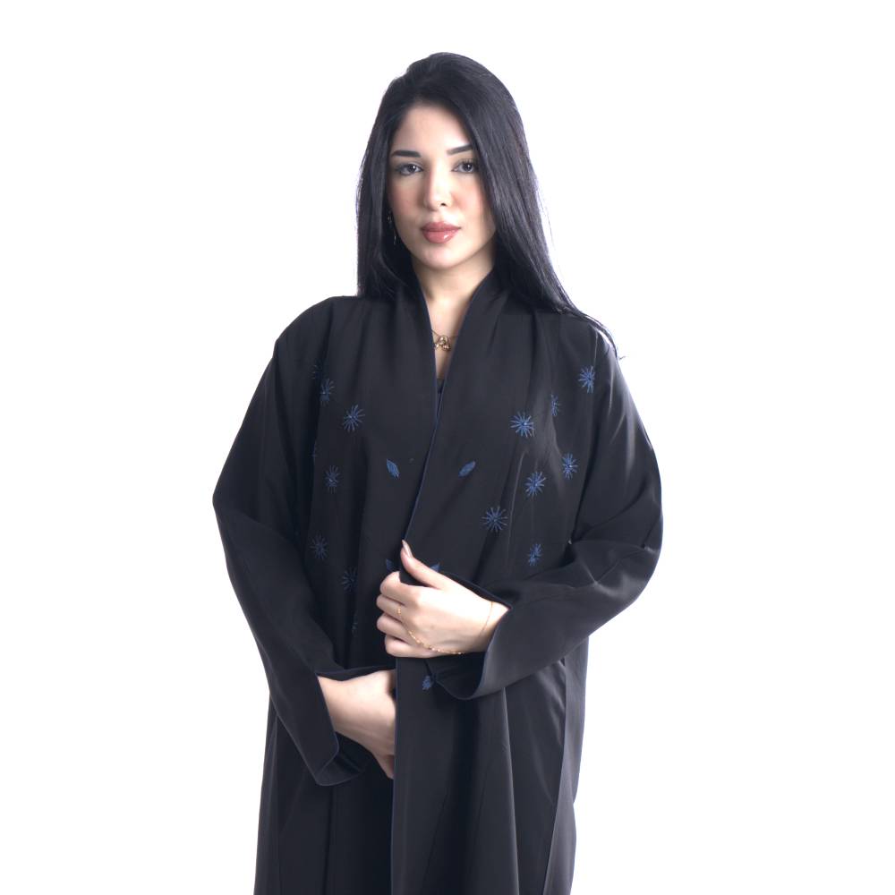 عباية كريب مغسول بتطريز يدوي وإطلالة عصرية