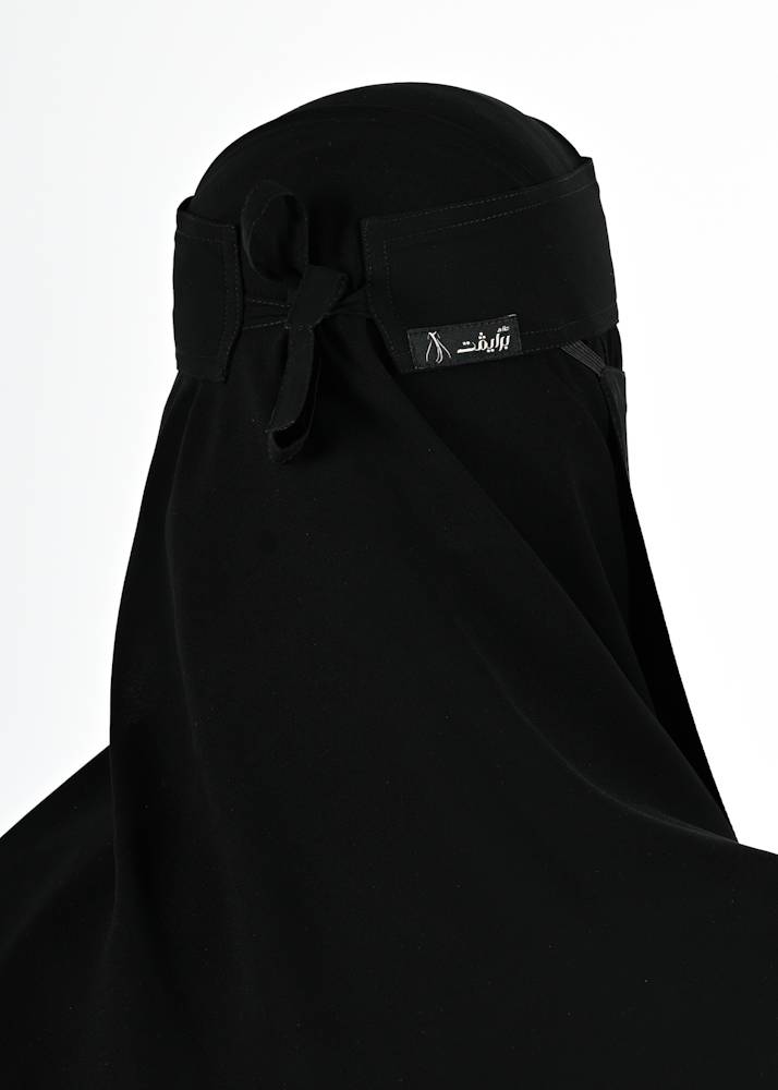 نقاب برايفت قصير مع خط مايل