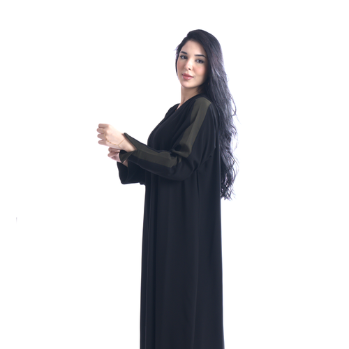 عباية كريب ملكي مزينة بلون زيتي