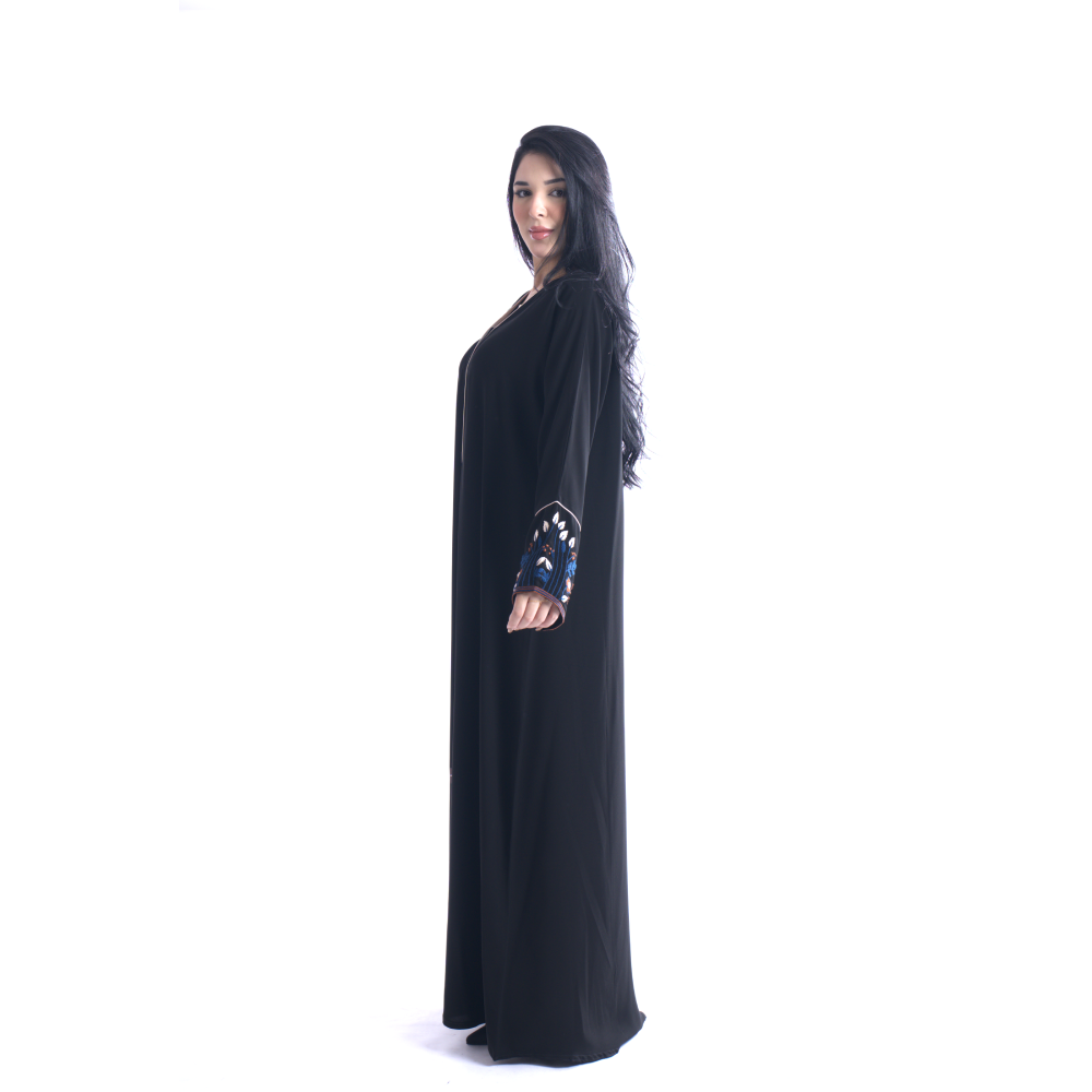 عباية كريب ملكي بتطريز شك يدوي