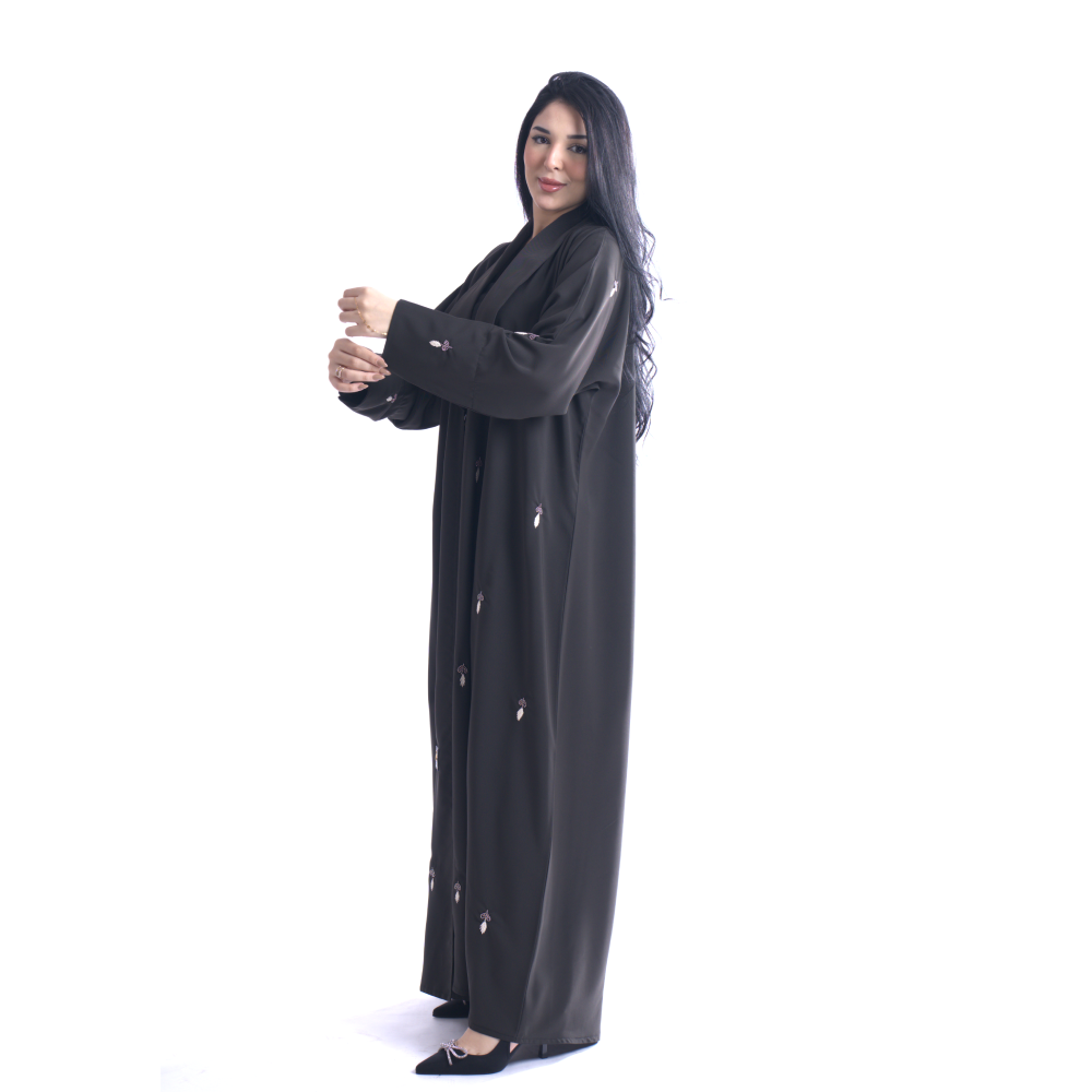 عباية شتوية بتطريز شك يدوي