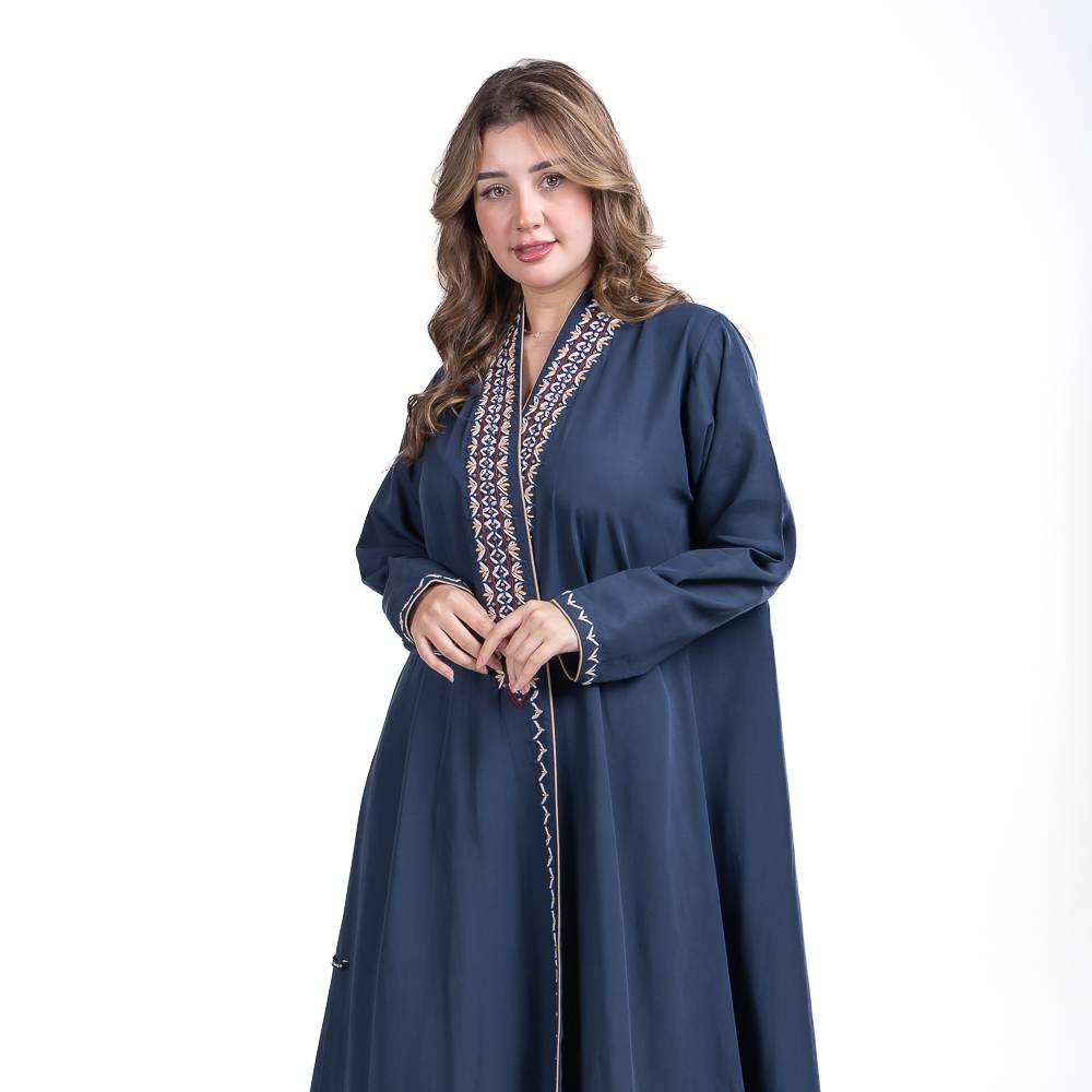 عباية سادة بقماش كريب مغسول