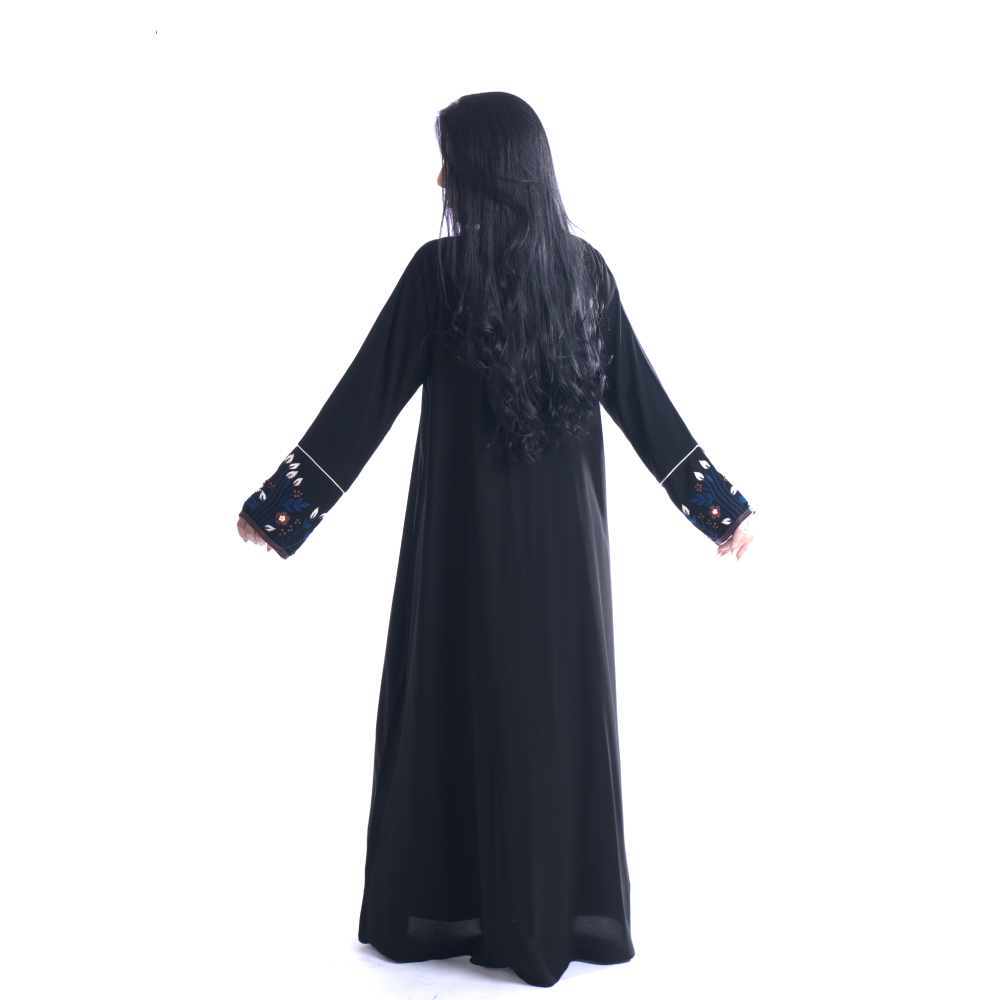 عباية كريب ملكي بتطريز شك يدوي