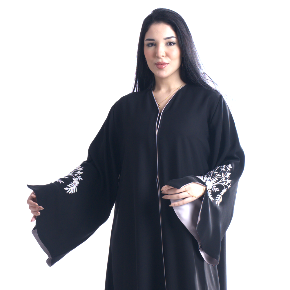 عباية من قماش إنترنت بتطريز آري
