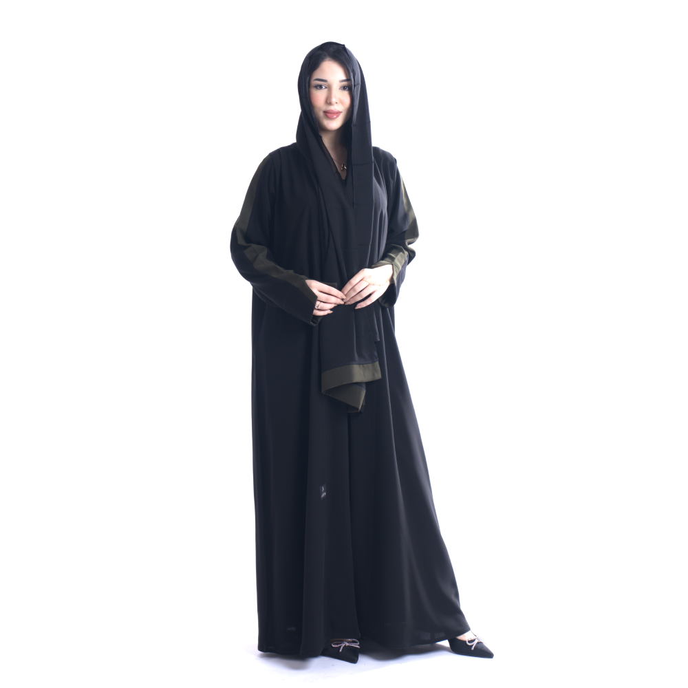 عباية كريب ملكي مزينة بلون زيتي