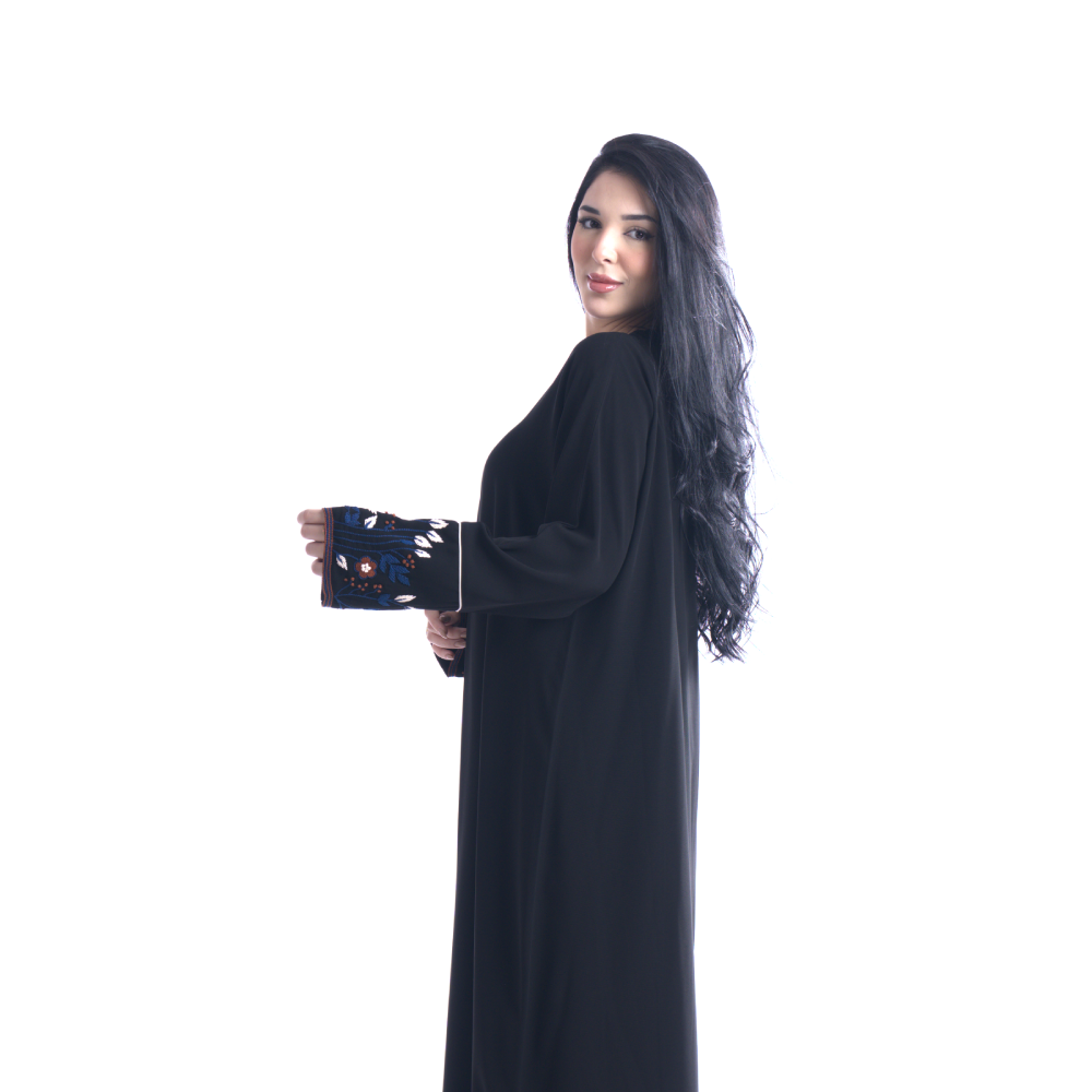 عباية كريب ملكي بتطريز شك يدوي