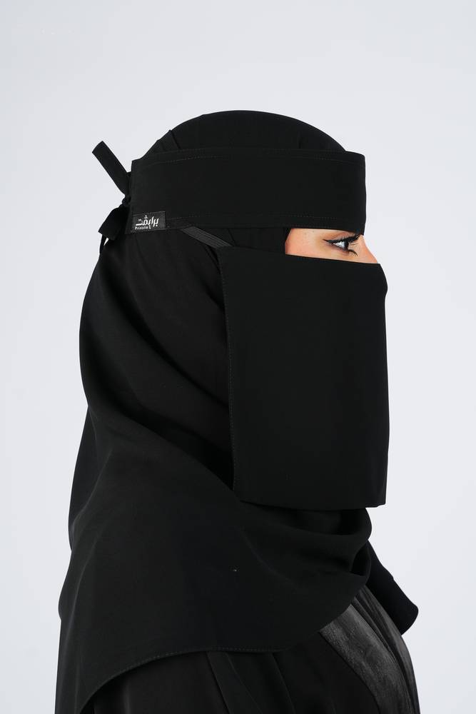 نقاب برايفت قصير مع خط مايل
