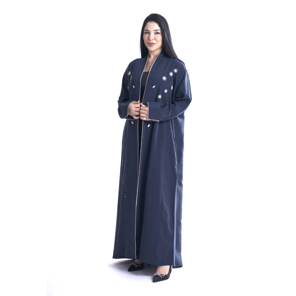 عباية كريب مغسول بتطريز يدوي وإطلالة عصرية