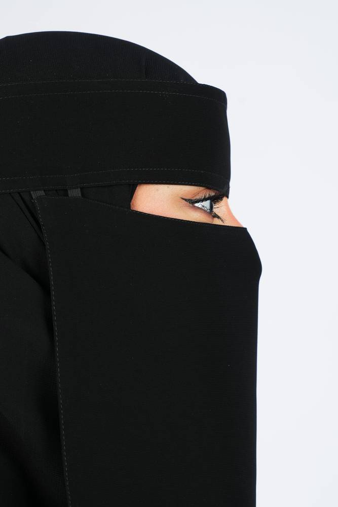 نقاب برايفت قصير مع خطين
