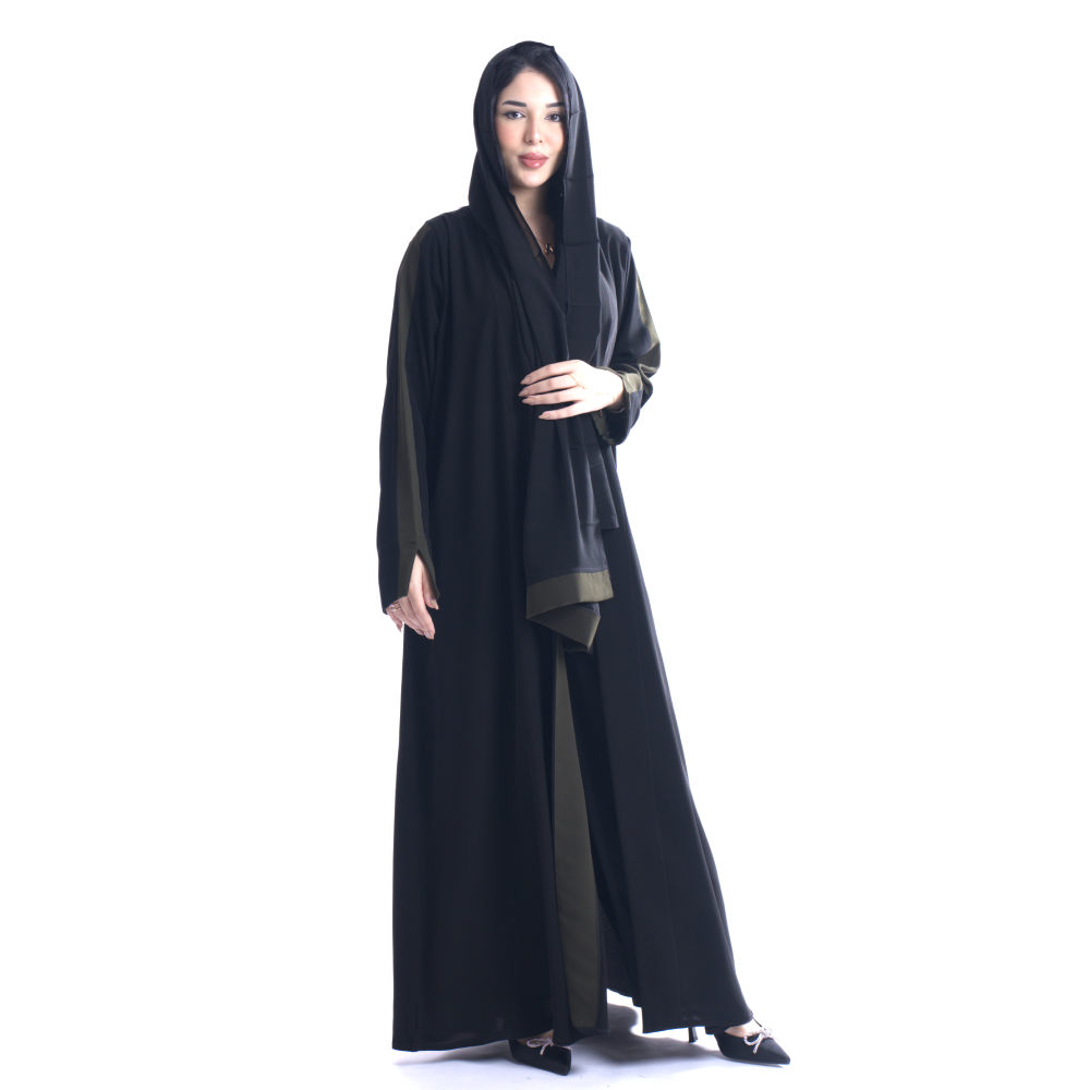 عباية كريب ملكي مزينة بلون زيتي