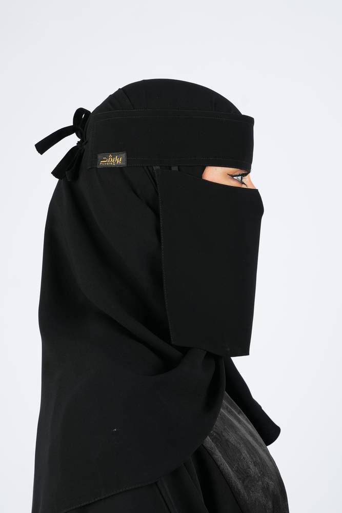 نقاب برايفت قصير مع خطين