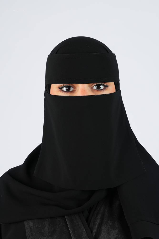 نقاب برايفت قصير مع خط مايل