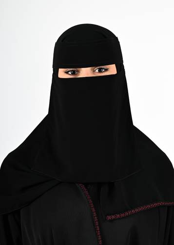 نقاب برايفت وسط خط مائل