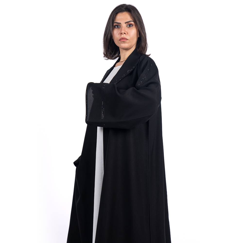 عباية سادة بقماش كريب برايفت الفاخر