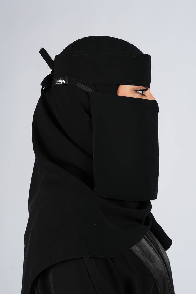 نقاب برايفت قصير مع خط مايل