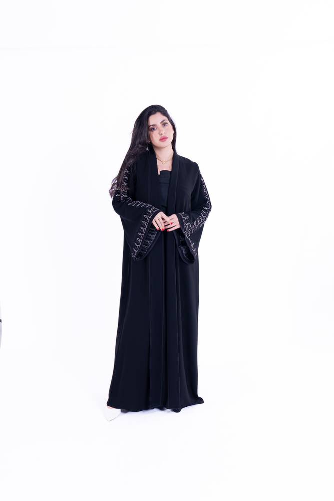 عباية عادية قماش كريب ملكي تطريز آري
