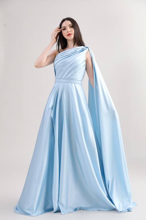 فستان بكتف واحد مع وشاح طويل