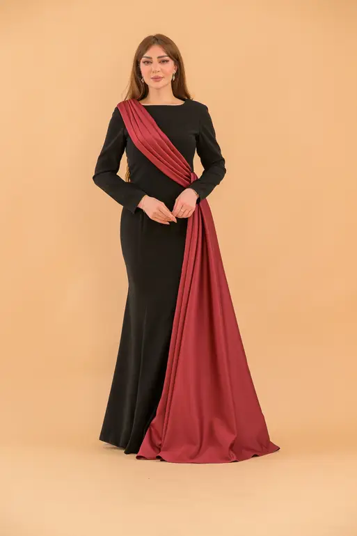 فستان أسود كريب فرنسي ووشاح ملكي خمري