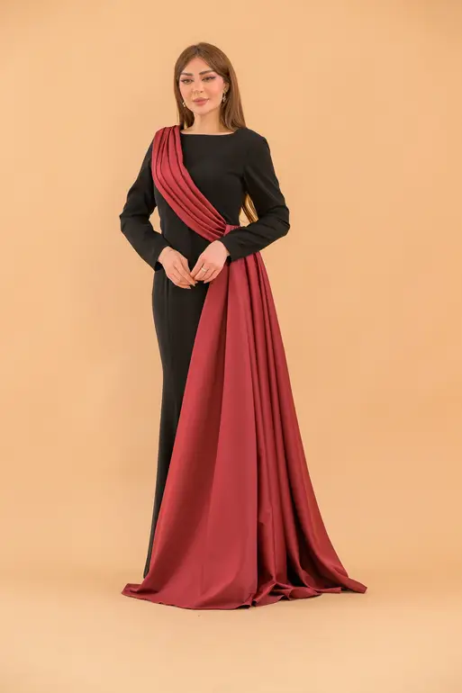 فستان أسود كريب فرنسي ووشاح ملكي خمري