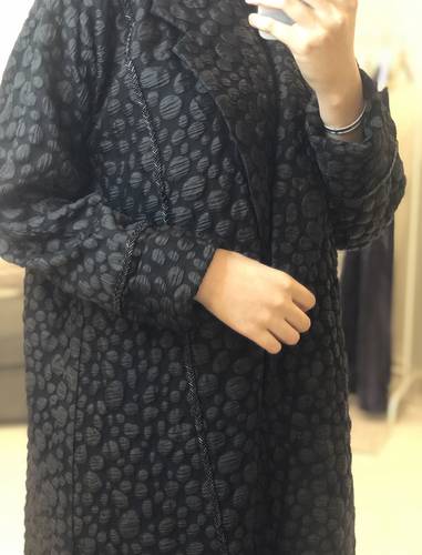 عبايه تفته باللون الأسود و تطريز يدوي